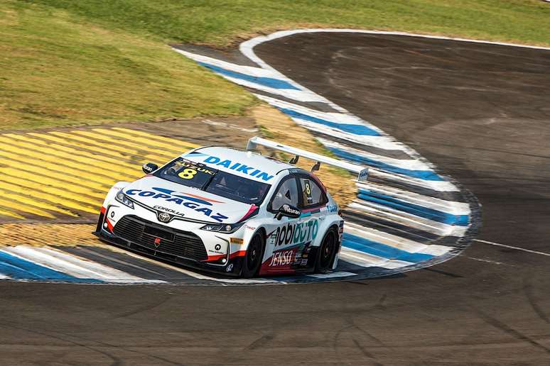 Rafael Suzuki venceu pela primeira vez na Stock Car em Londrina 