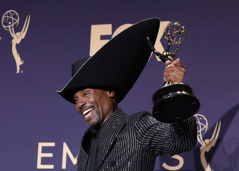 Billy Porter posa com seu prêmio Emmy de melhor ator em série dramática por "Pose"
22/09/2019
REUTERS/Monica Almeida