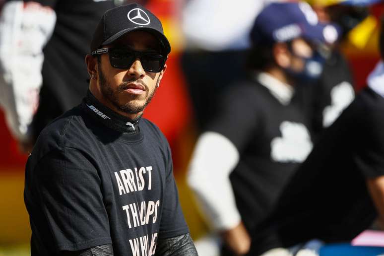 Lewis Hamilton criticou a direção de prova da Fórmula 1 pela relargada em Mugello 