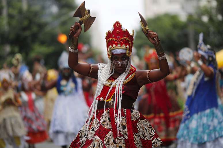 Mulher dança no bloco Ilu Oba de Min em São Paulo
23/02/2020
REUTERS/Amanda Perobelli