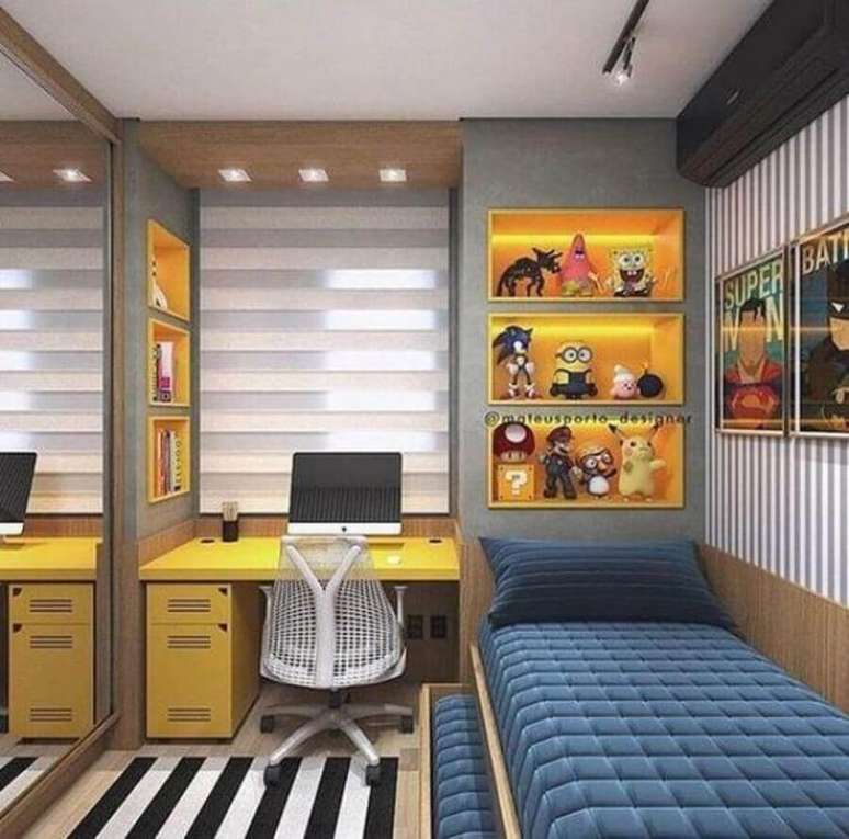 42. Decora&ccedil;&atilde;o moderna para quarto sob medida pequeno de solteiro com nichos amarelos embutidos com ilumina&ccedil;&atilde;o LED &ndash; Foto: Pinterest