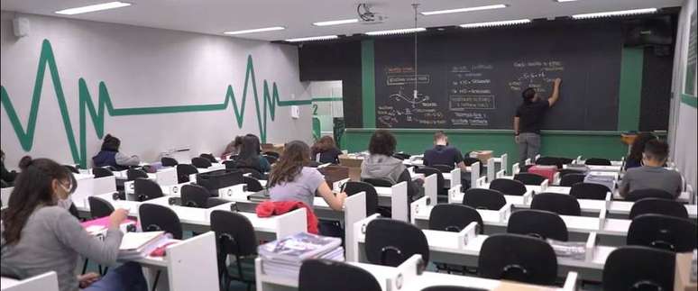 Hexag retomou as aulas presenciais na unidade de São José dos Campos.