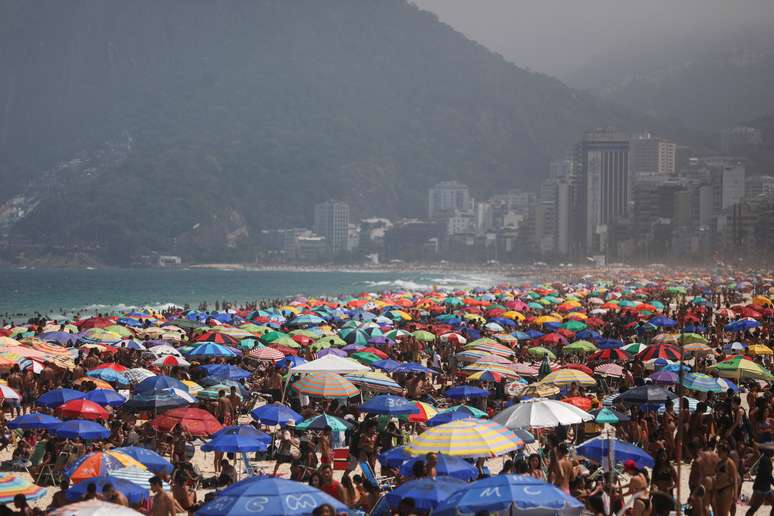 Praia de Ipanema, no Rio de Janeiro, em domingo de sol durante a pandemia de coronavírus
13/09/2020
REUTERS/Pilar Olivares