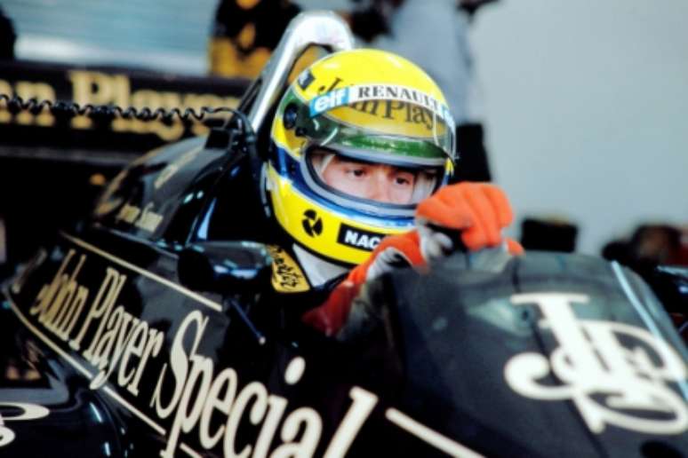 Luiz Alfredo narrou GP no qual Senna tremulou bandeira do Brasil pela primeira vez após vitória (AFP)