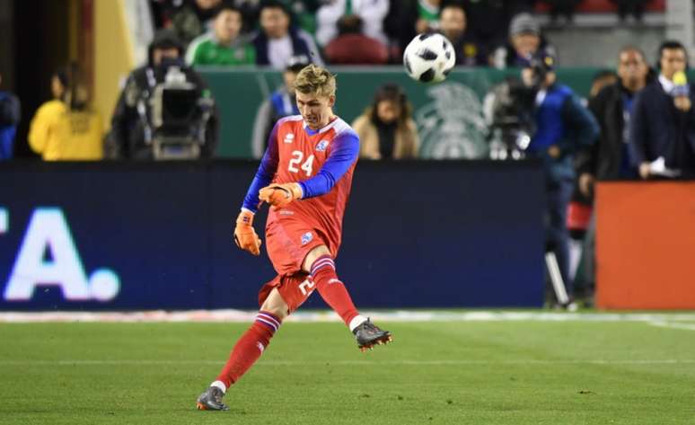 Rúnarsson tem passagem pela seleção da Islândia (Foto: FREDERIC J. BROWN / AFP)