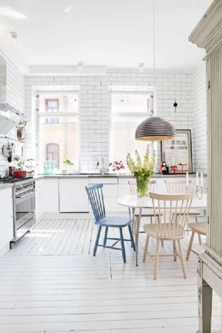 52. Decora&ccedil;&atilde;o clean para cozinha com tijolinho branco &ndash; Foto: Futurist Architecture