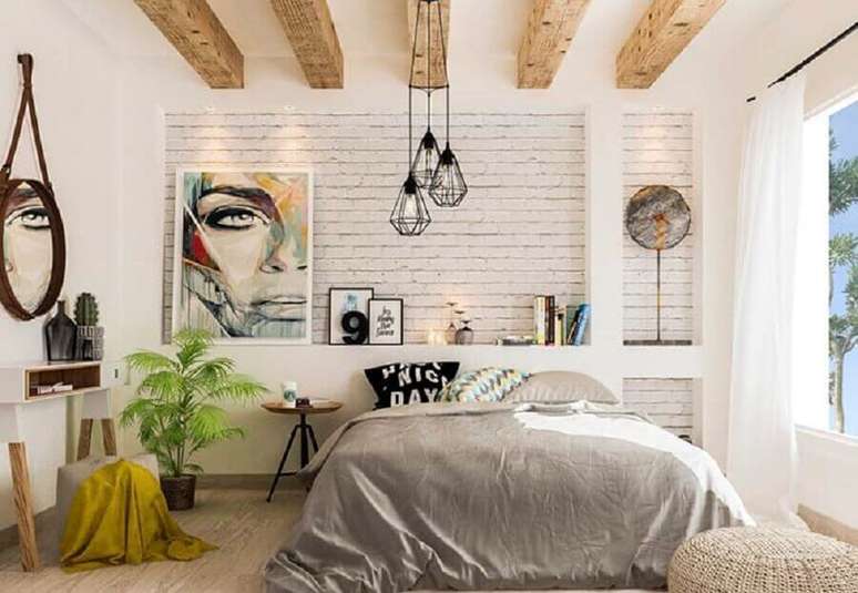 5. Quarto de casal clean decorado com papel de parede tijolinho branco – Foto: Pinterest