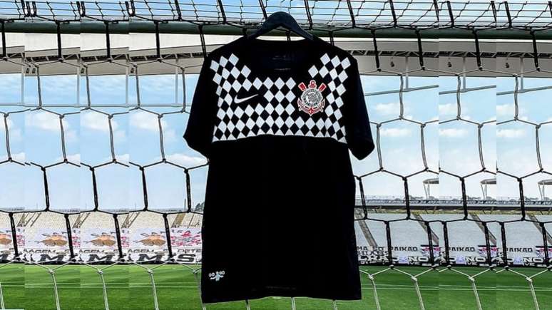 Camisa de edição especial terá apenas 90 unidades à disposição dos torcedores do Corinthians (Foto: Divulgação)