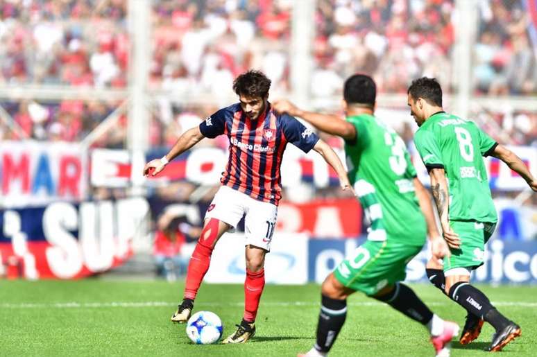 Cerutti também jogou por Independiente e Estudiantes na Argentina (Foto: Reprodução)