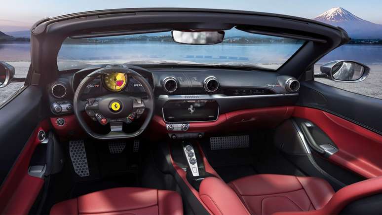 Interior do Ferrari Portofino M: esportividade e Manettino com modo Race.