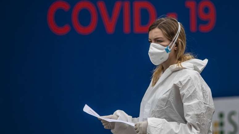 Número de novos casos de covid-19 dobrou em mais da metade dos Estados-membros do bloco comum europeu