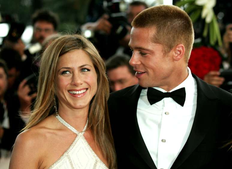 Brad Pitt e Jennifer Aniston contracenam em vídeo com leitura de filme