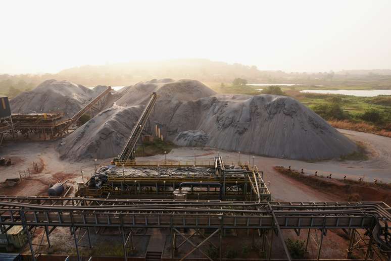 Processamento de minério de ferro em Marampa. REUTERS/Cooper Inveen