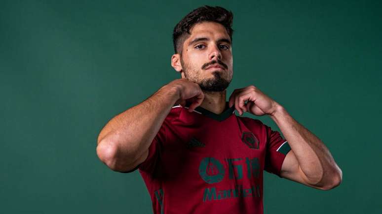 Camisa do clube inglês nas cores de Portugal (Divulgação)