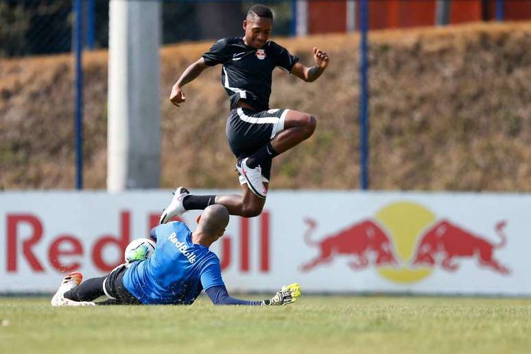 Sem vencer há seis jogos, Red Bull Bragantino tenta iniciar reação contra o Ceará.