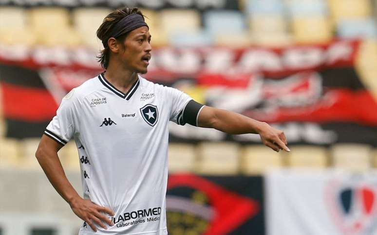 Keisuke Honda deve ser poupado (Foto: Vitor Silva/Botafogo)