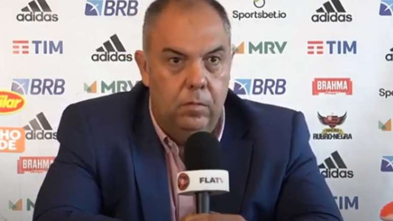 O vice-presidente de futebol Marcos Braz concedeu entrevista coletiva neste sábado (Foto: Reprodução/FlaTV)