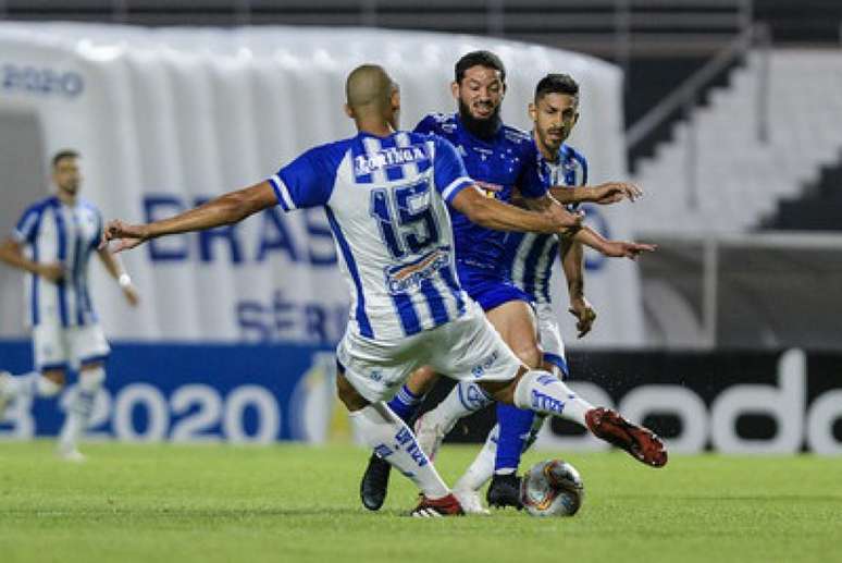 O Cruzeiro teve uma noite de muitas dificudades em Maceió, contra o CSA e foi derrotado mais uma vez-(Bruno Haddad/Cruzeiro)