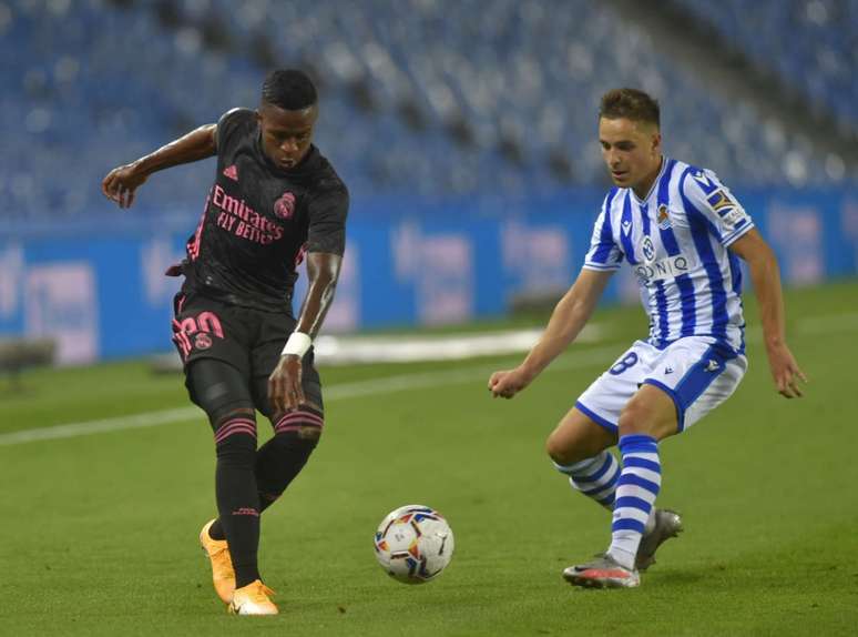 Vinícius Jr. se movimentou bem e criou grande chance no primeiro tempo (Foto: ANDER GILLENEA / AFP)