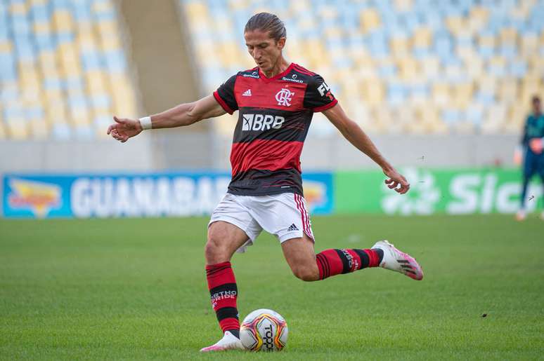 Filipe Luis testou positivo para o coronavirus. Ele e mais cinco jogadores do Flamengo.