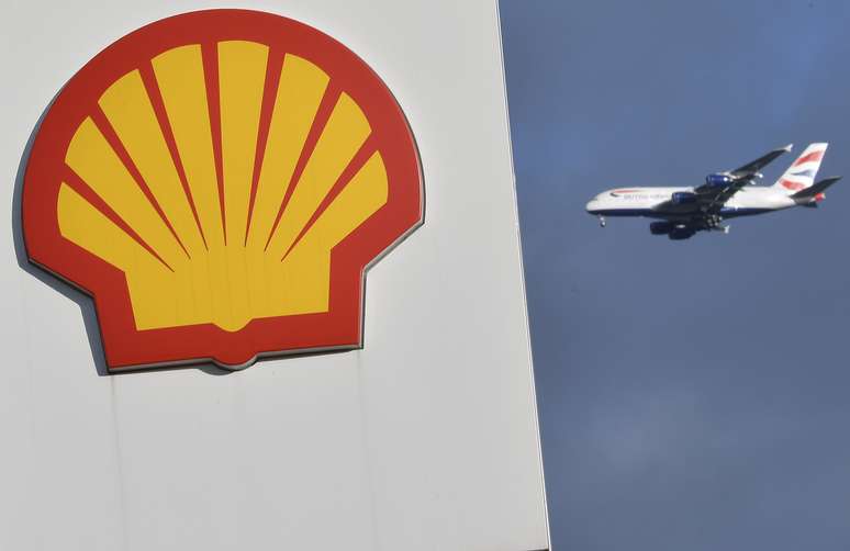 Logo da Shell em um posto em Londres em 29 de janeiro de 2015 REUTERS/Toby Melville.