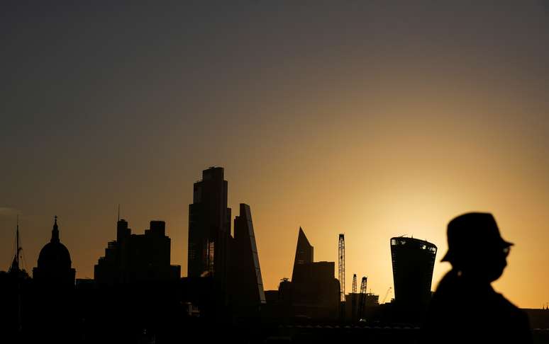 Vista do entardecer no distrito financeiro da City of London, em meio &agrave; pandemia da Covid-19. 10/9/2020. REUTERS/Simon Dawson