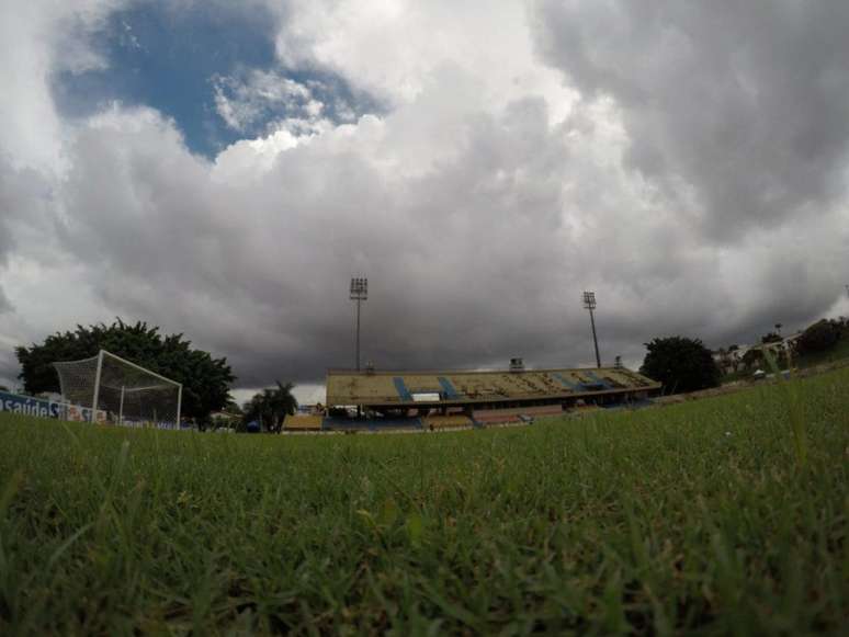 Primeiro jogo da semifinal acontece na terça-feira (22), no Estádio Walter Ribeiro, em Sorocaba (Foto: Divulgação)