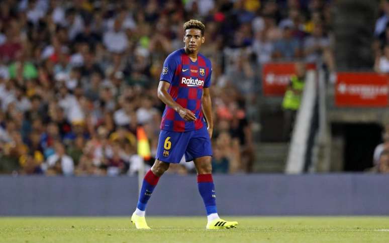 Todibo não deve permanecer no Barcelona (Foto: Divulgação / Barcelona / Site oficial)