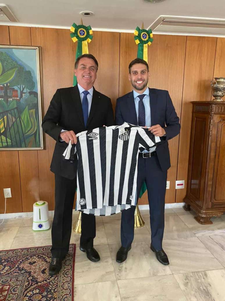 Matheus Rodrigues representou o Santos FC em encontro com o presidente da República (Foto: Reprodução)