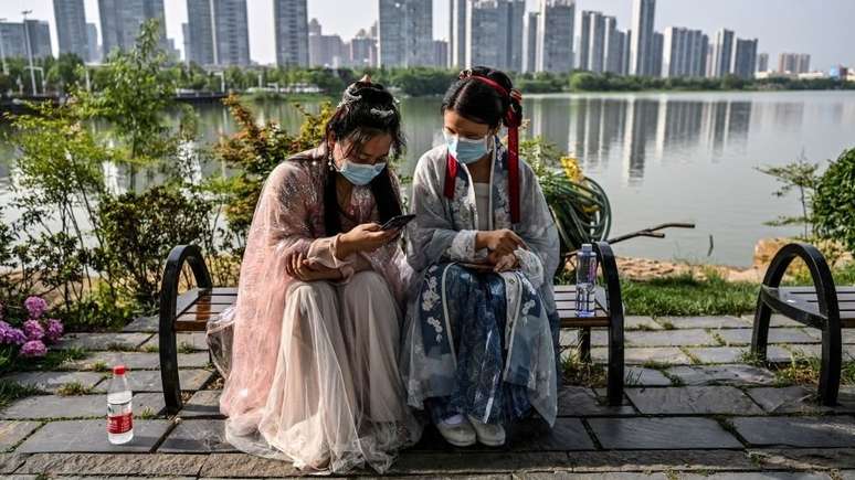 Muitos chineses têm endereços de e-mail, mas os verificam com muito menos frequência do que ocidentais