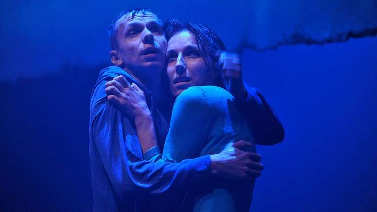 Muitos dos membros do Teatro Livre de Balerus tiveram que fugir para o ex&iacute;lio ap&oacute;s serem perseguidos pela KGB
