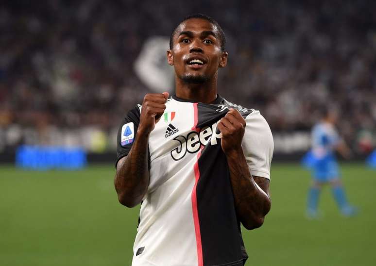 Douglas Costa pode estar de saída da Juventus (Foto: Twitter / Juventus)