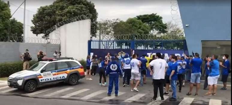 A Polícia Militar acompanhou de perto e não houve grandes contratempos-(Reprodução/TV Globo)