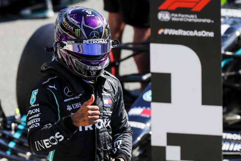 Lewis Hamilton fez 1min18s887 para garantir a 94ª pole na carreira 