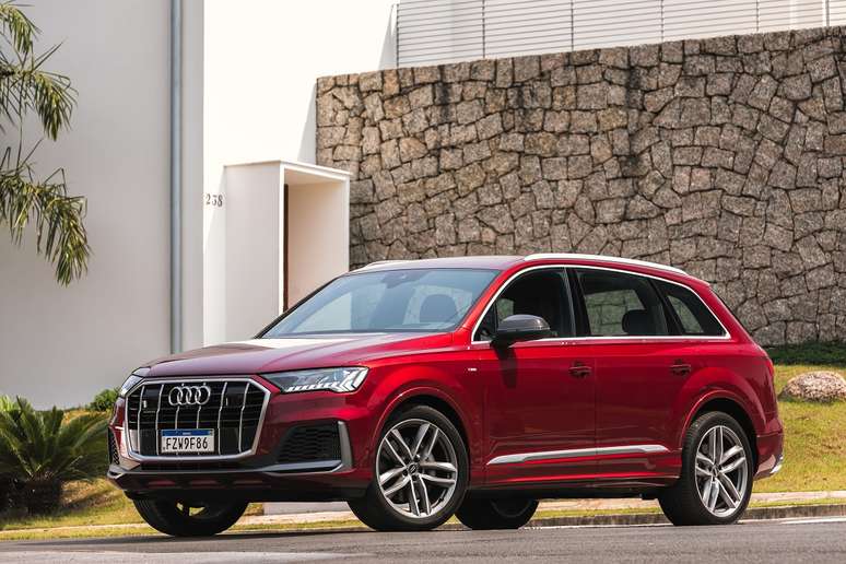 Audi Q7: maior SDUV da marca alemã tem motor 3.0 TFSI de 340 cavalos.