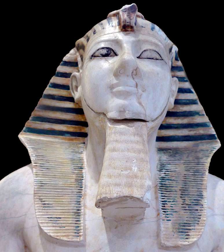 Tutem&eacute;s III tentou difamar sua madrasta?