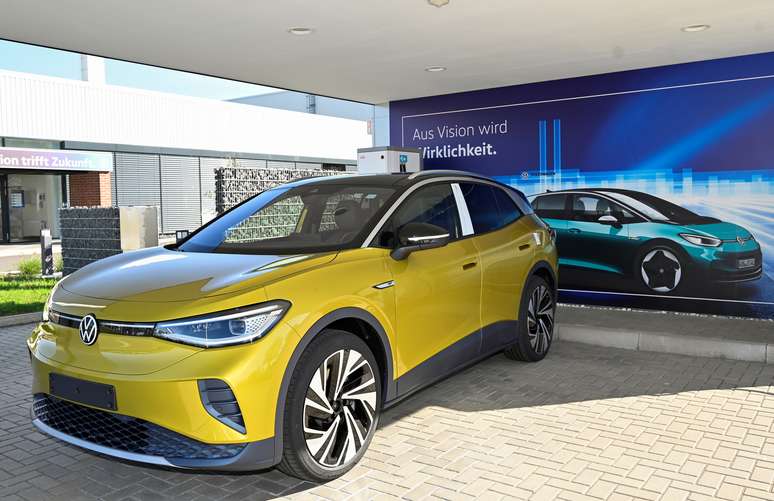 ID. 4, carro elétrico da Volkswagen, é mostrado durante  apresentação em Zwickau, Alemanha. 18/9/2020. REUTERS/Matthias Rietschel