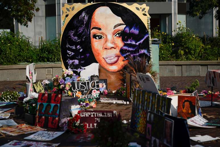 Memorial para Breonna Taylor, no Kentucky. 10/9/2020.  REUTERS/Bryan Woolston