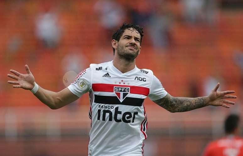 Torcedores apontaram "deboche" de Pato em derrota do Tricolor na Libertadores (Foto: Rubens Chiri/saopaulofc.net)