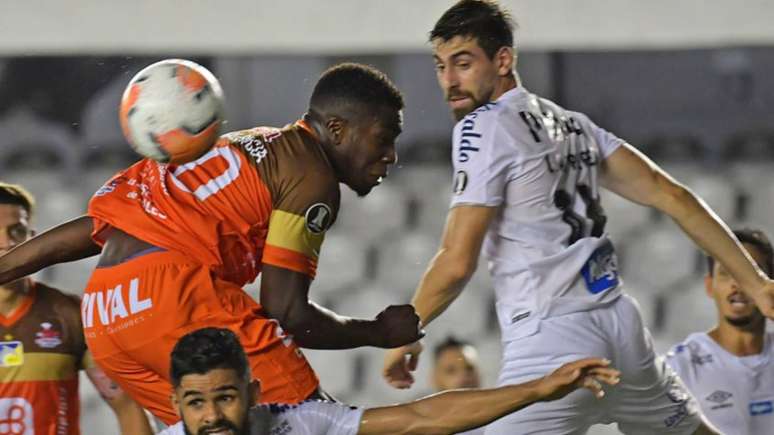 No encontro pela segunda rodada, Santos venceu por 1 a 0, na Vila Belmiro (Foto: NELSON ALMEIDA / AFP)