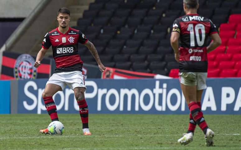 Thuler atuou a última partida na lateral direita (Foto: Alexandre Vidal / Flamengo)