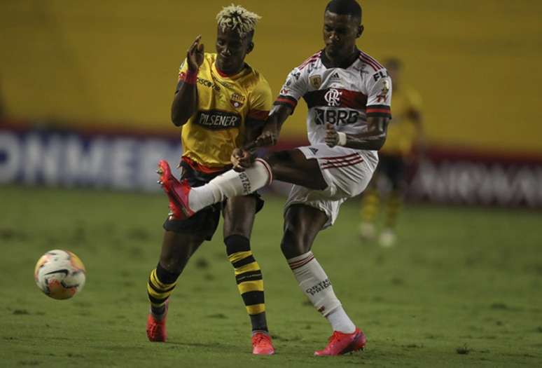 Ramon fez sua estreia na Libertadores ao entrar no segundo tempo da vitória sobre oBarcelona de Guayaquil (Foto: AFP)
