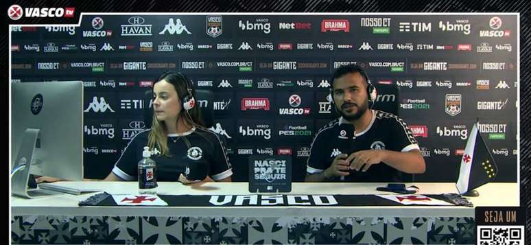 Sarah Borborema e Carlos Gregório são os apresentadores da Vasco TV (Reprodução/ Vasco TV)