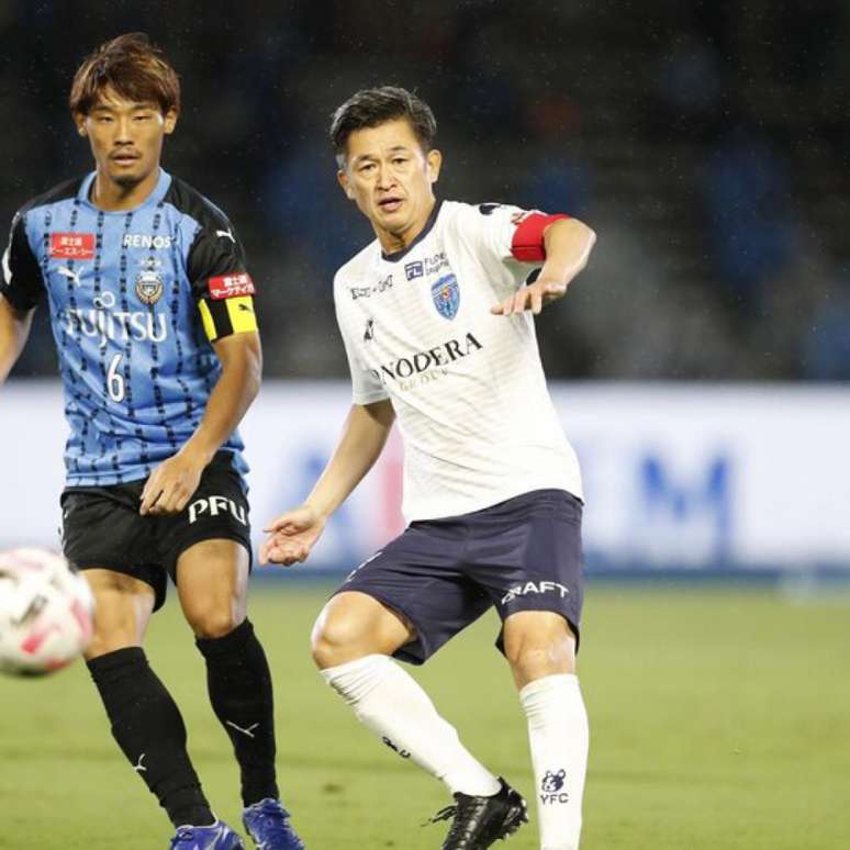 Kazu (direita) chegou ao Yokohama FC em 2005 (Instagram/Yokohama FC)