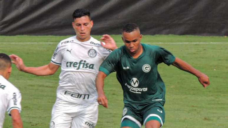 Palmeiras e Goiás fizeram jogo de cinco gols na estreia do Brasileiro Sub-20 (Foto: Hely Maia/Reprodução)