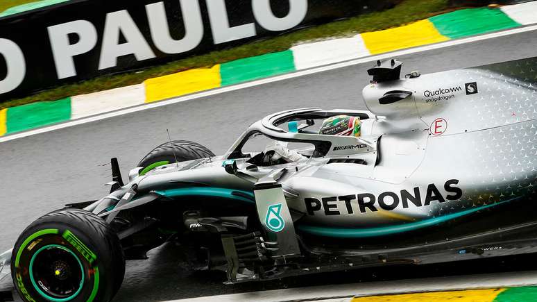 Hamilton anda com o W10 em Interlagos nos treinos livres do GP do Brasil 