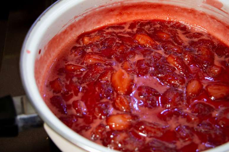 Guia da Cozinha - Torta Pantone da Rafa: uma fatia s&oacute; vai ser pouco