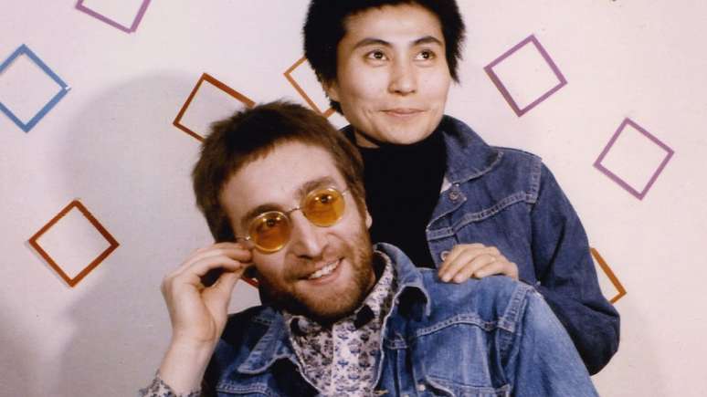 John Lennon foi assassinado por Mark Chapman em 8 de dezembro de 1980.