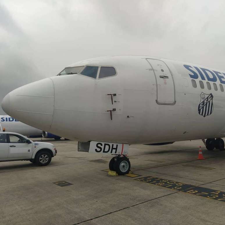 Avião fretado pelo Santos (Foto: Reprodução/Sideral)