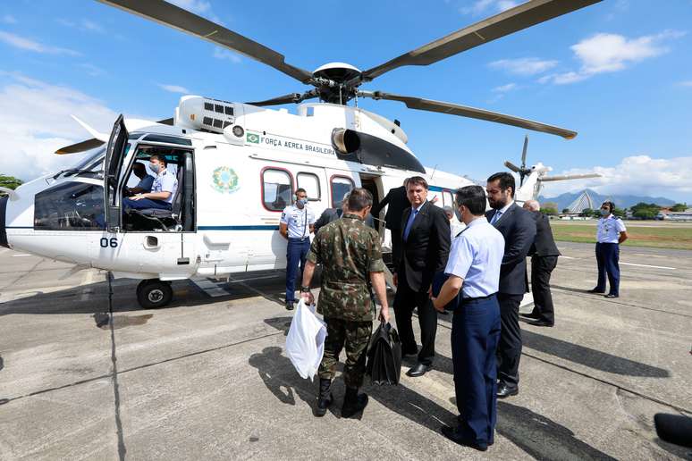 Bolsonaro pega helicóptero na Base Aérea do Galeão, no Rio de Janeiro, com destino a São Paulo
24/09/2020
Carolina Antunes/Presidência da República/Divulgação via REUTERS